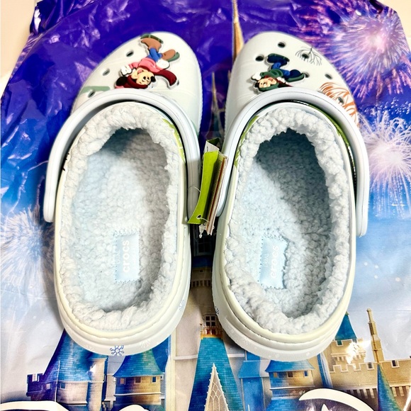 NEW Disney Mickey Mouse and Friends Christmas Holiday Homestead Collection Crocs - Picture 8 of 9